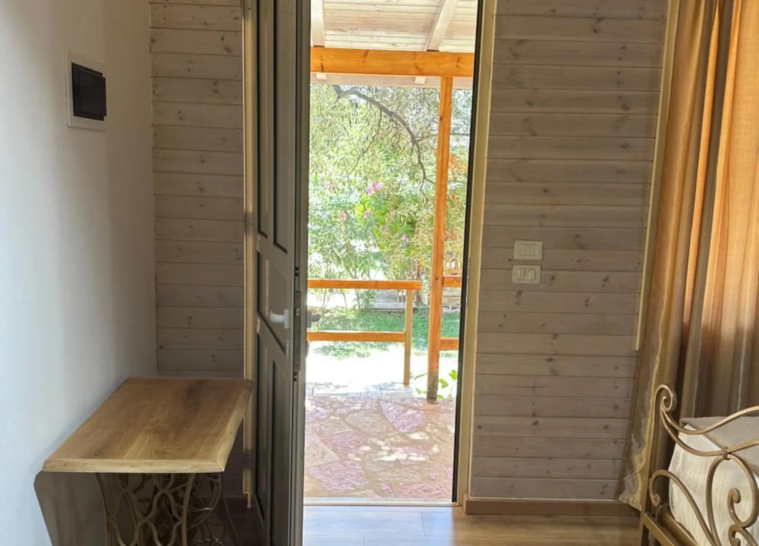 Nashos Bungalows Himare Fshat Campsite