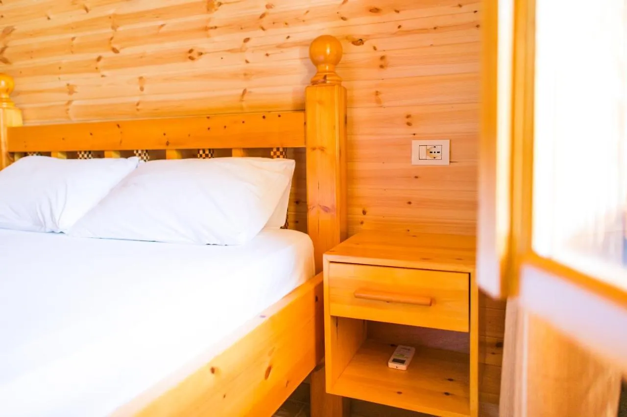 Nashos Bungalows Himare Fshat 3*,